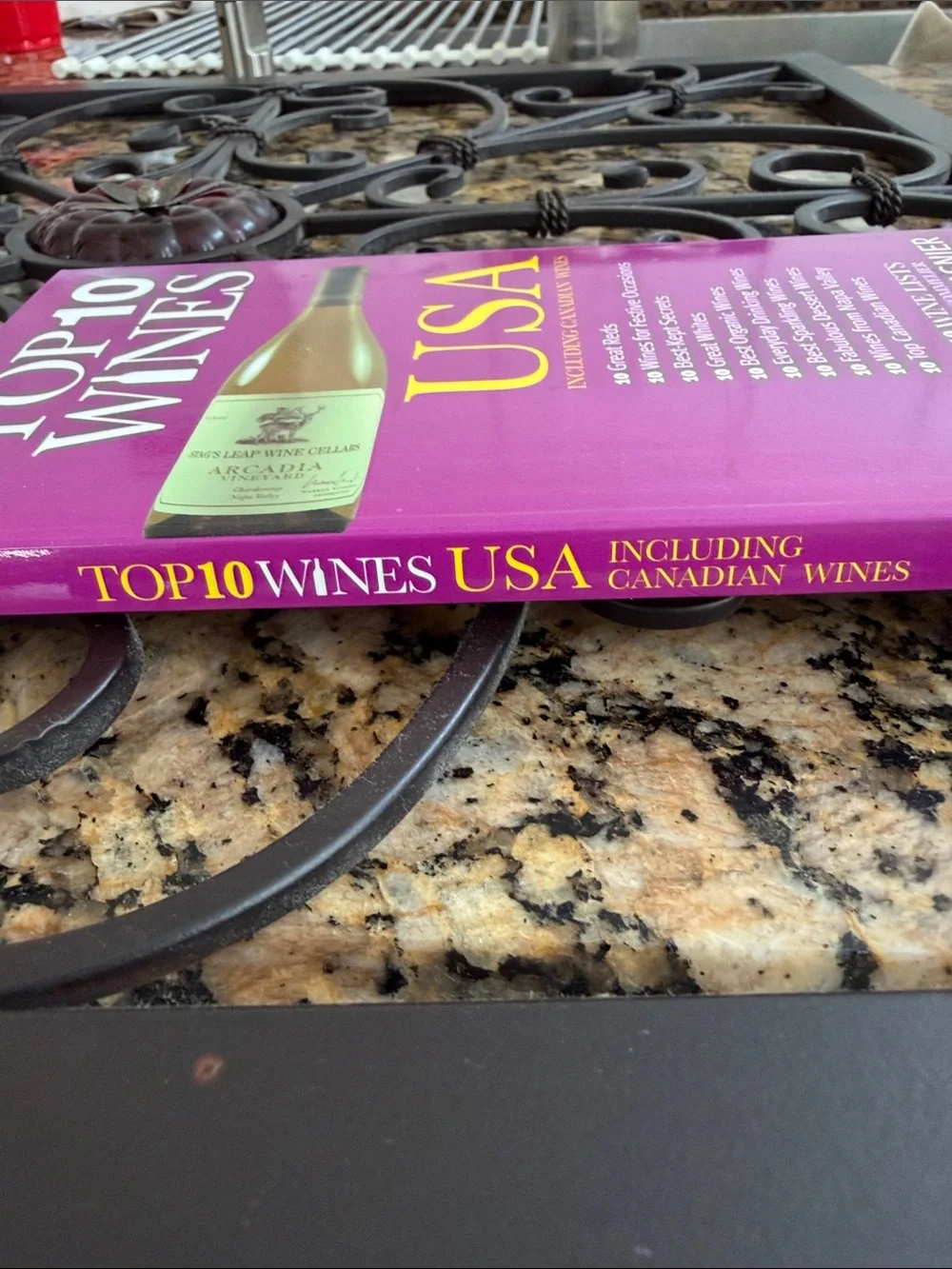 DK Top 10 Wines USA Guidebook including Canadian wines